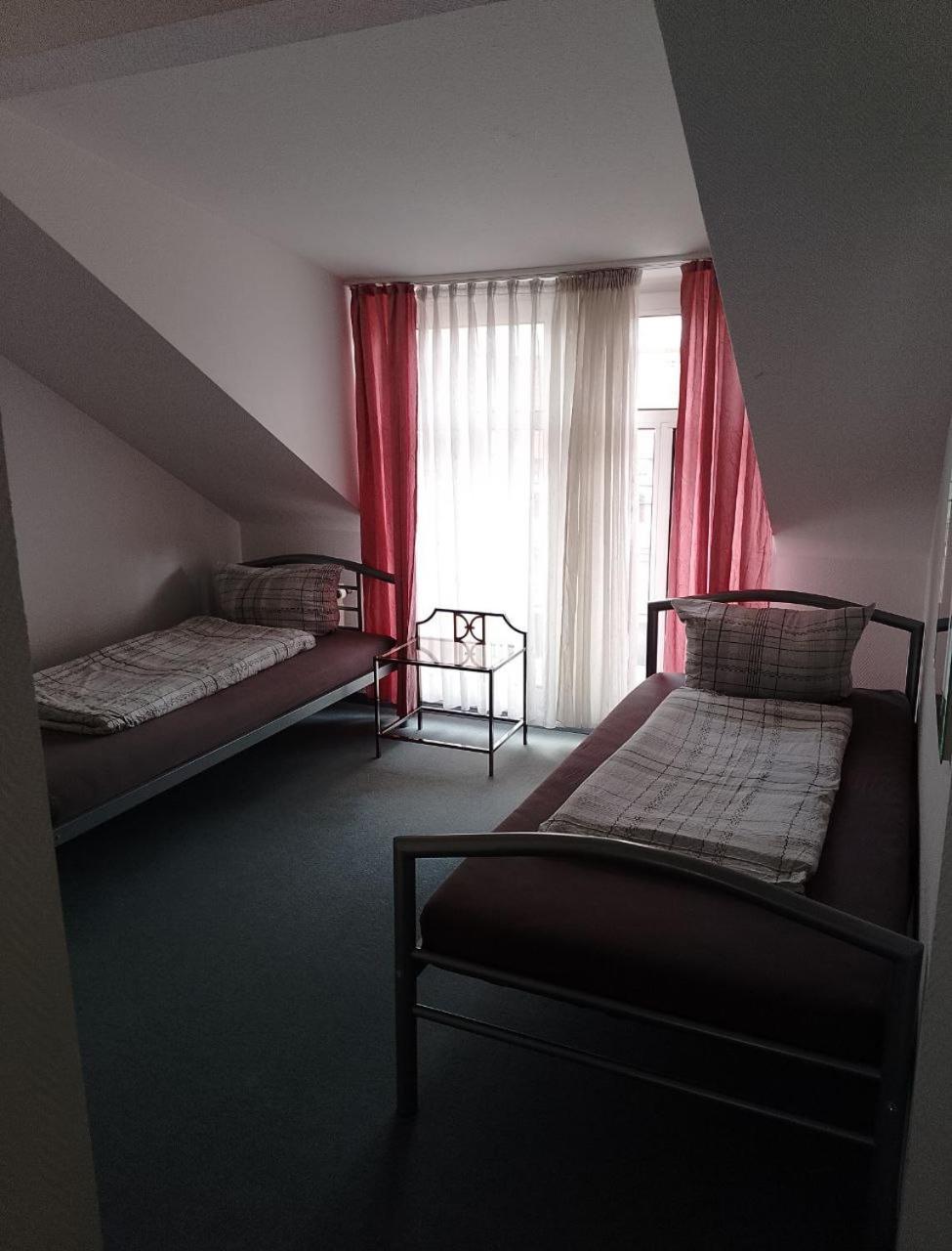 Pension Fuer Monteure In Dresden, Zimmer Mit Eigenem Bad Und Grosser Gemeinschaftskueche ภายนอก รูปภาพ