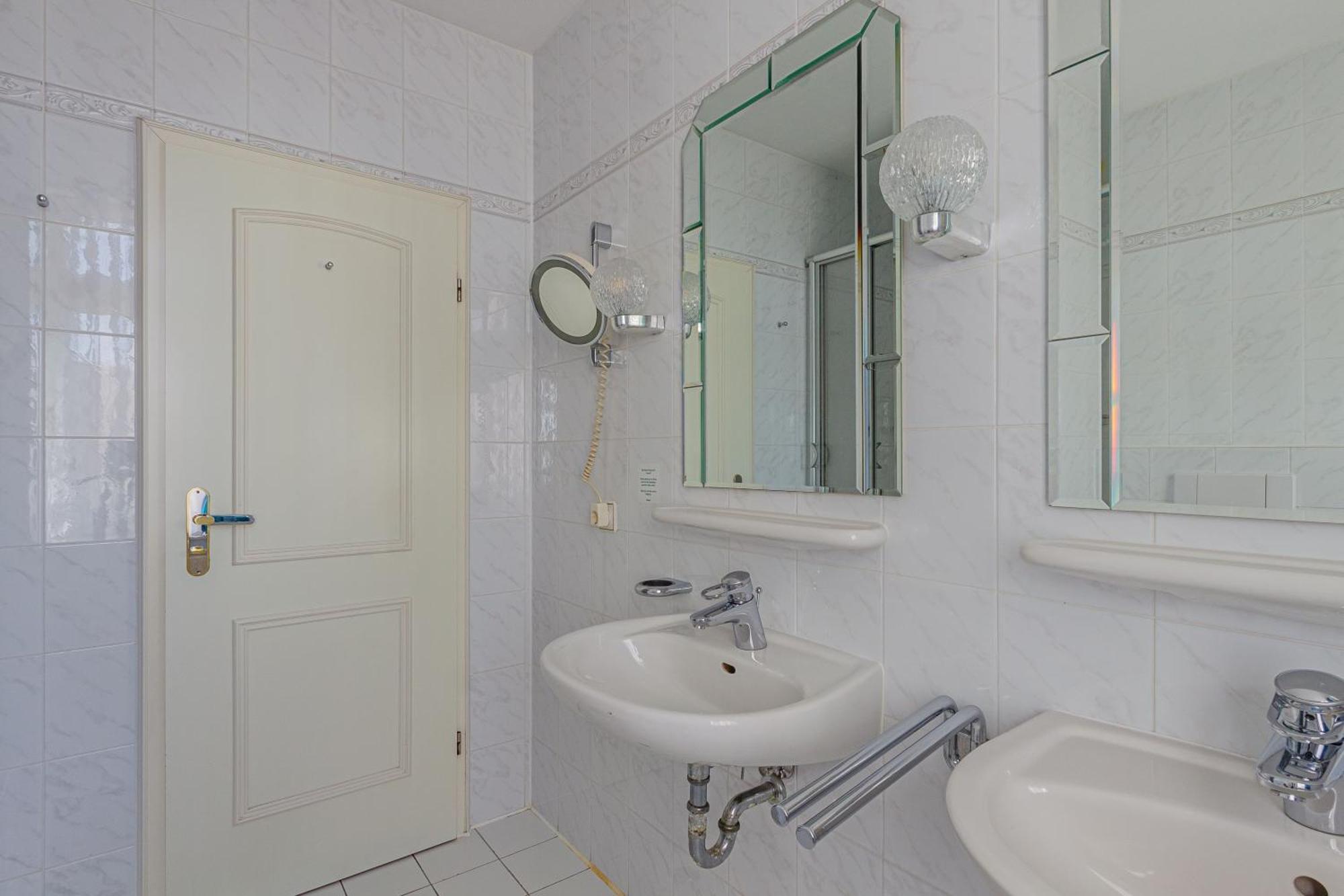Pension Fuer Monteure In Dresden, Zimmer Mit Eigenem Bad Und Grosser Gemeinschaftskueche ภายนอก รูปภาพ