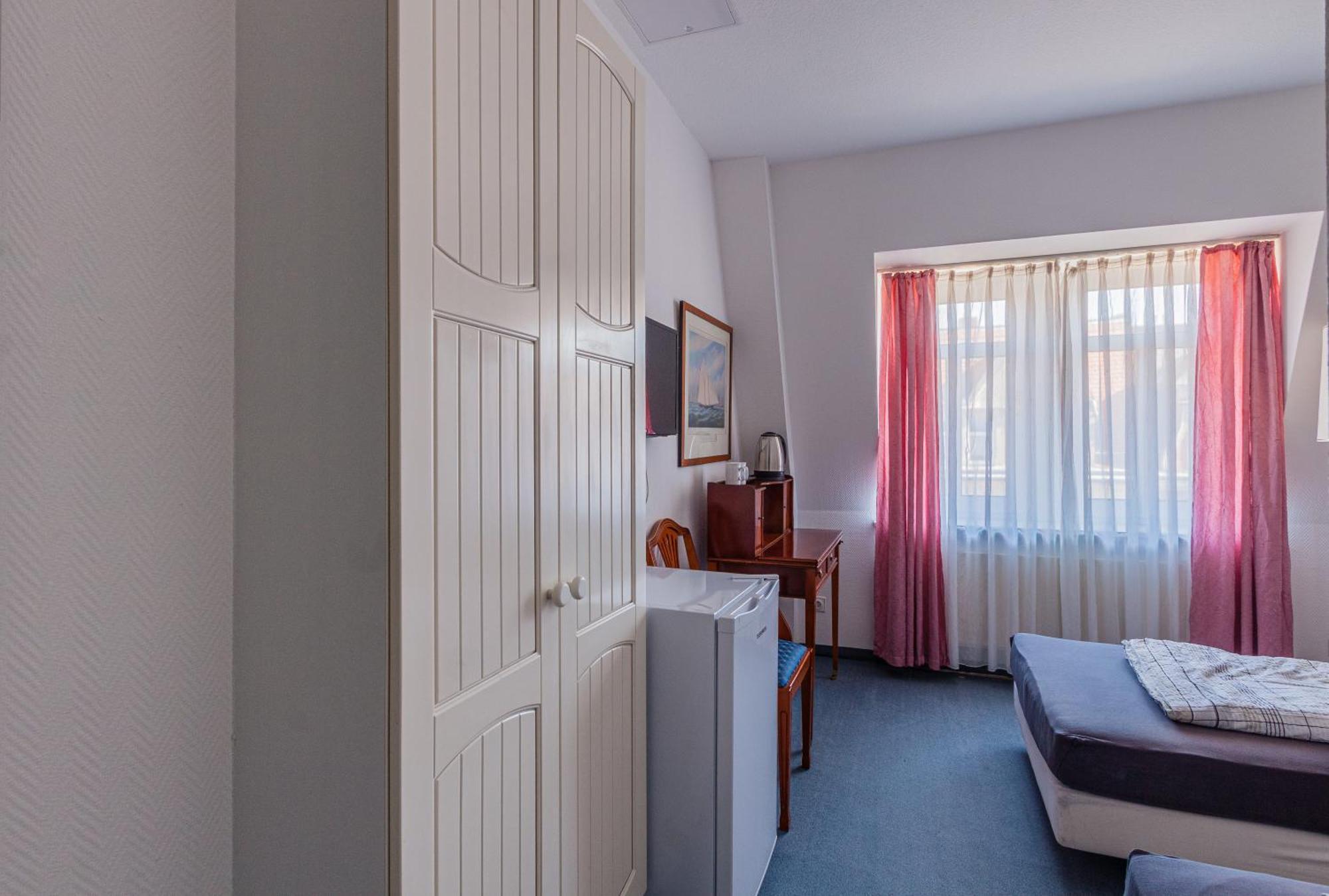 Pension Fuer Monteure In Dresden, Zimmer Mit Eigenem Bad Und Grosser Gemeinschaftskueche ภายนอก รูปภาพ